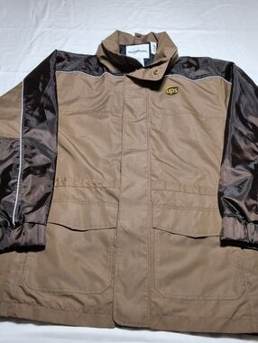 UPS WearGuard Uniform Rain Coat Windbreaker Jacket Reflective Brown Size Small